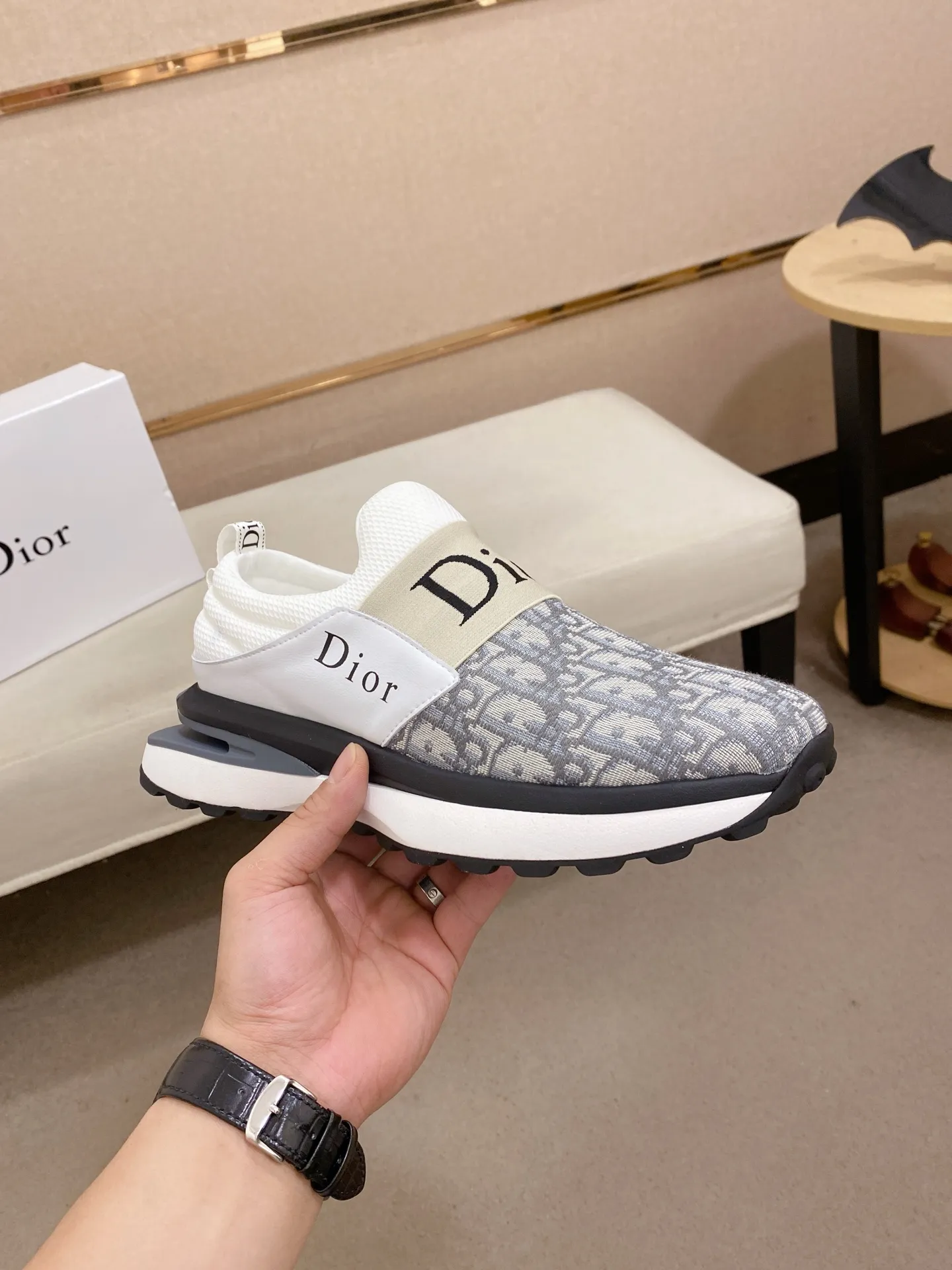 Men's shoes💰: 462💰 [Dior·Dior] New casual sports style men's shoes, new spring and summer design, perfect workmanship, lace-up style to create wardrobe quality, upper: imported first-layer cowhide, sheepskin lining is soft and comfortable, ultra-light TPU wear-resistant outsole, simple, versatile fashion men's shoes, excellent color code number 38--44. Can be customized 45 non-returnable
